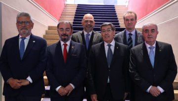 El Consejo Aragonés de Cámaras entrega un reconocimiento a Arturo Aliaga